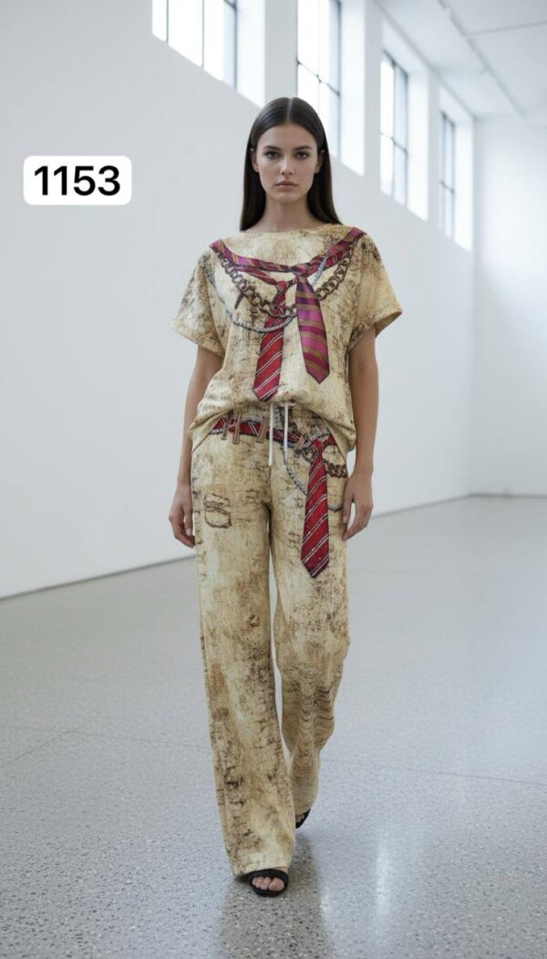 file_1332.jpg Women's Acid Wash Graphic Print Two-Piece Set