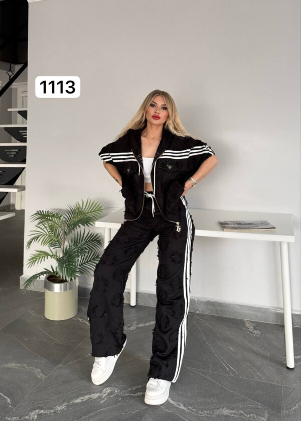 file_1542.jpg Women's Embellished Zip-Up Hoodie and Pants Set