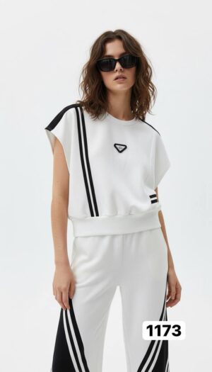 file_1635-1.jpg Women's Athletic Side-Stripe Two-Piece Coordinates Set