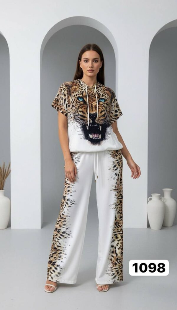 Wholesale Fierce Leopard Graphic Hooded Loungewear Set