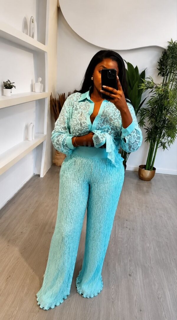 Premium Two-Piece Lace Set - Wholesale Fashion